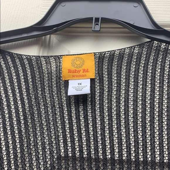 Lightweight jacket - Picture 3 of 3